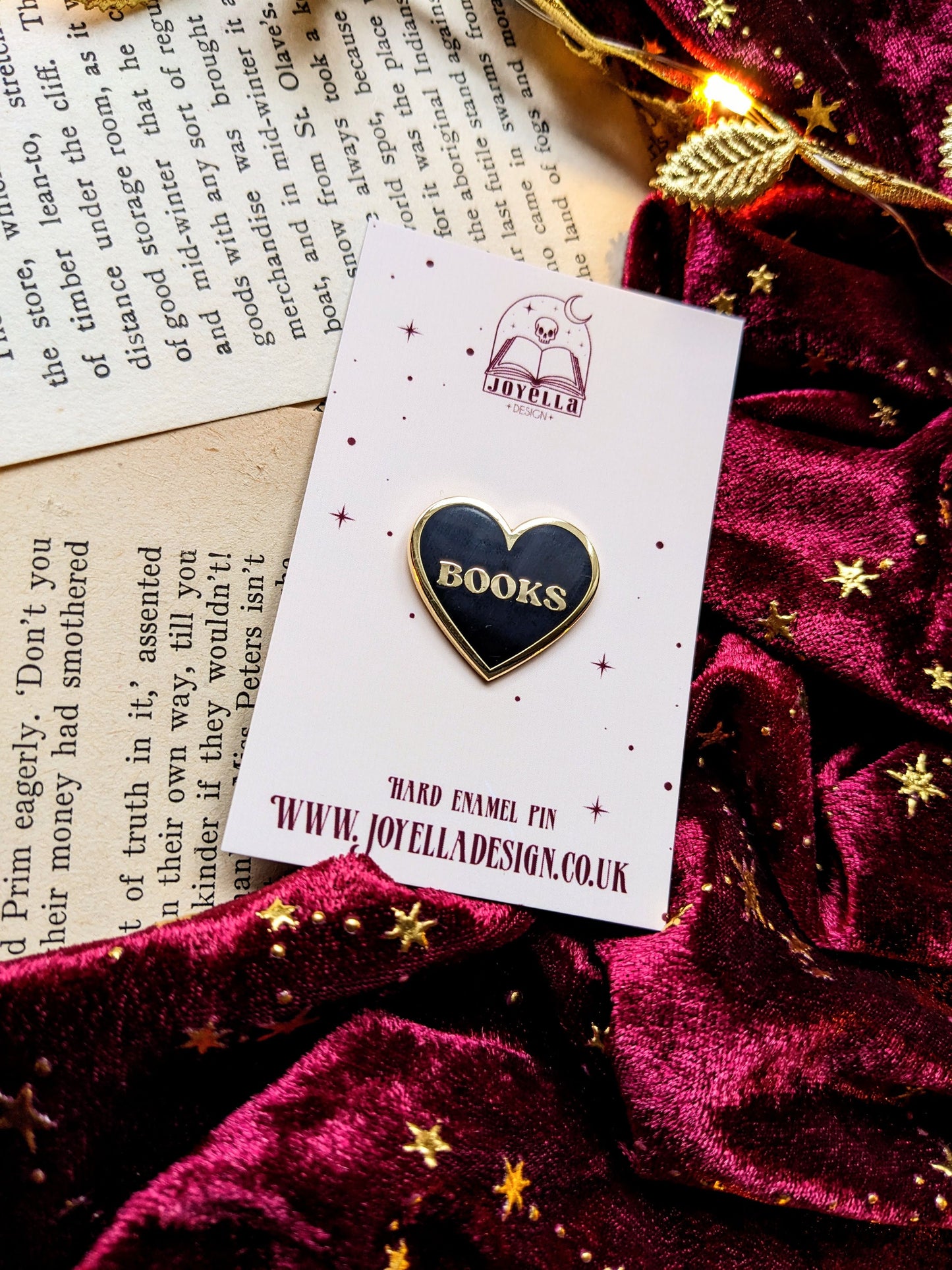 Books heart hard enamel pin