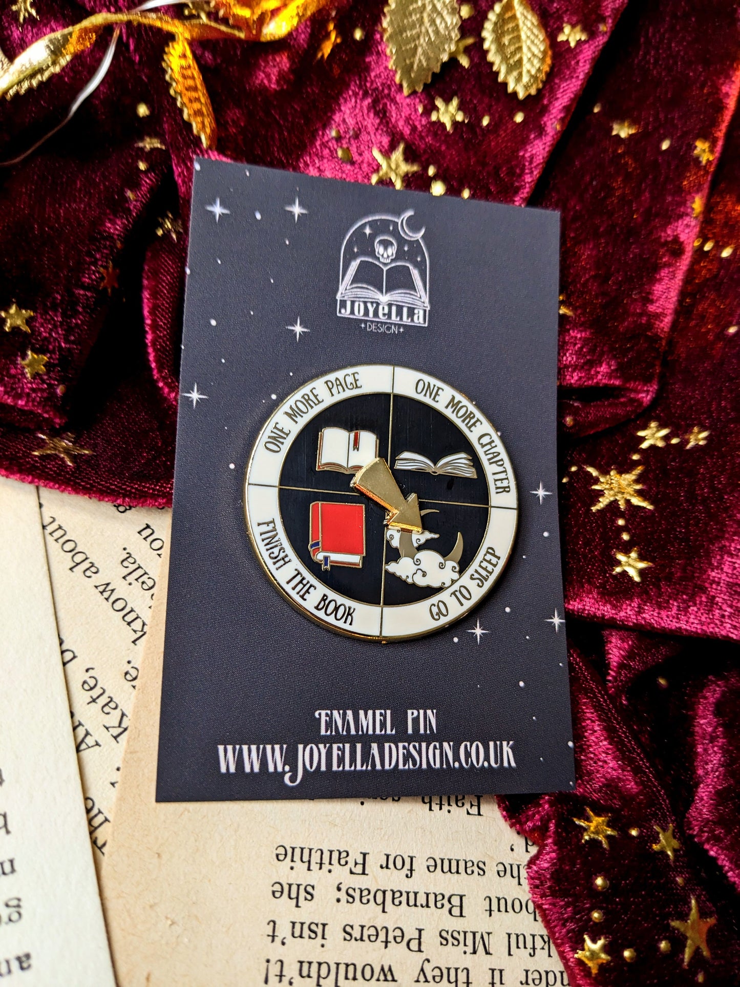 Readers spinner hard enamel pin
