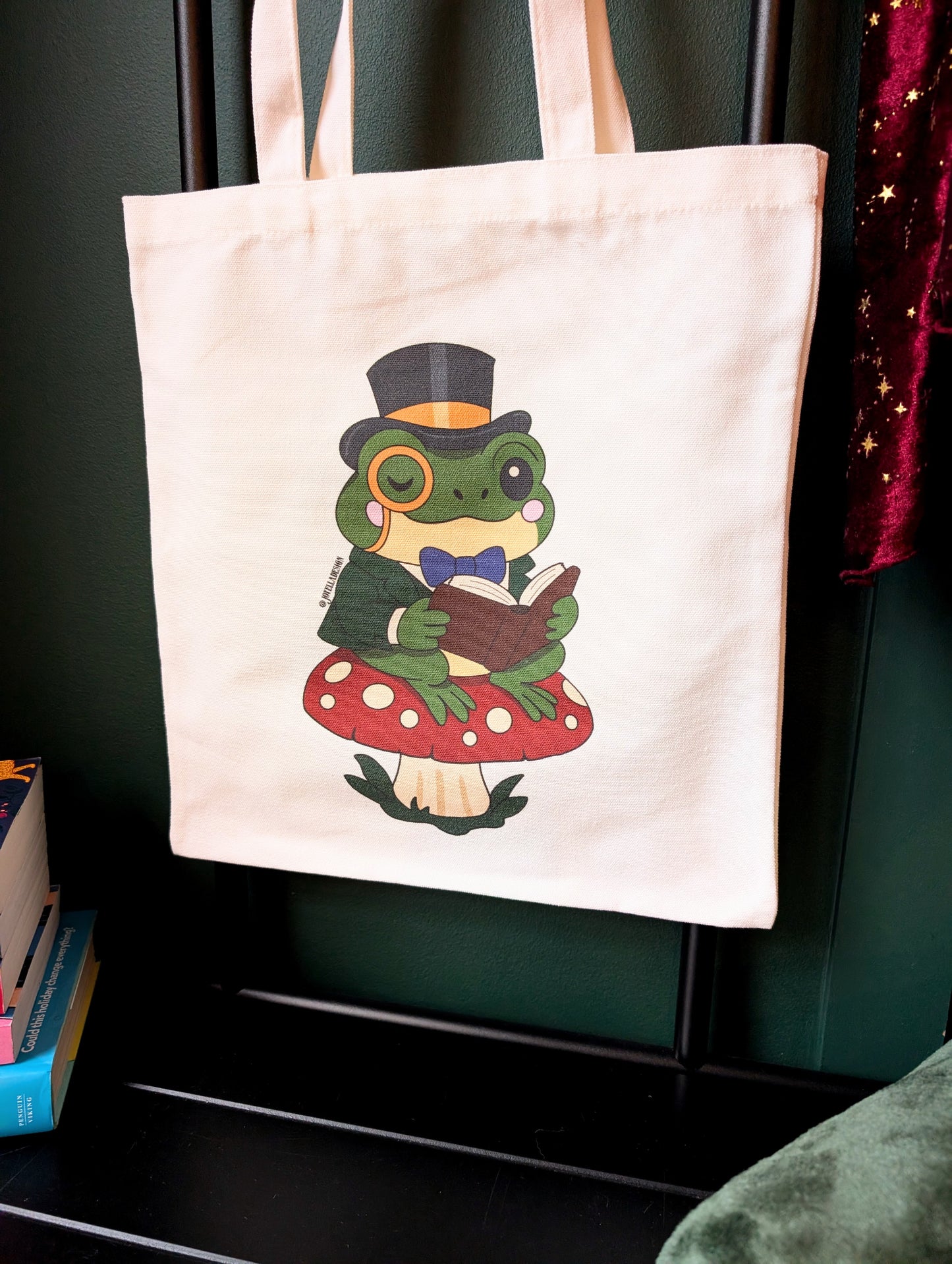 Reading frog tote bag