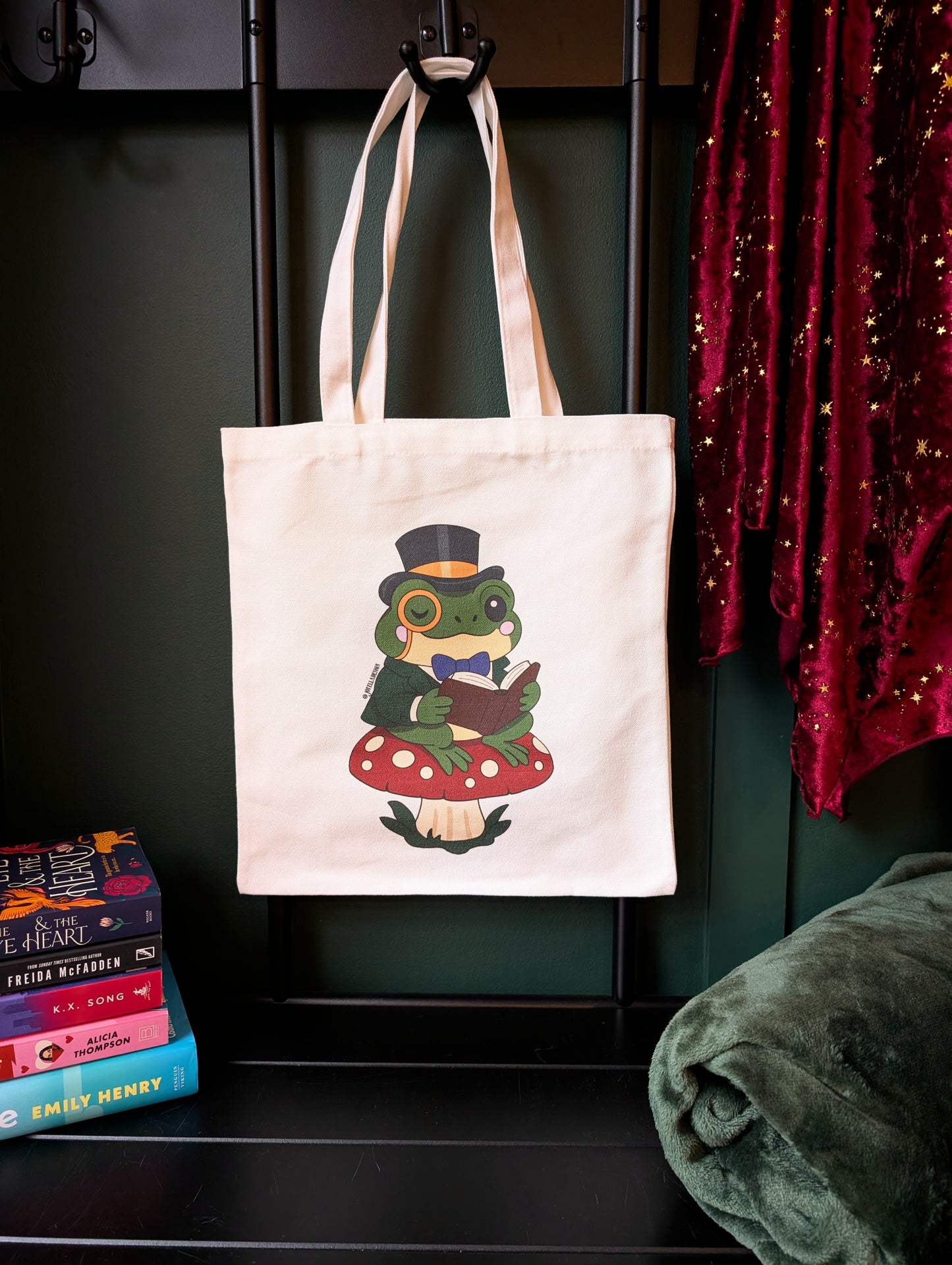 Reading frog tote bag