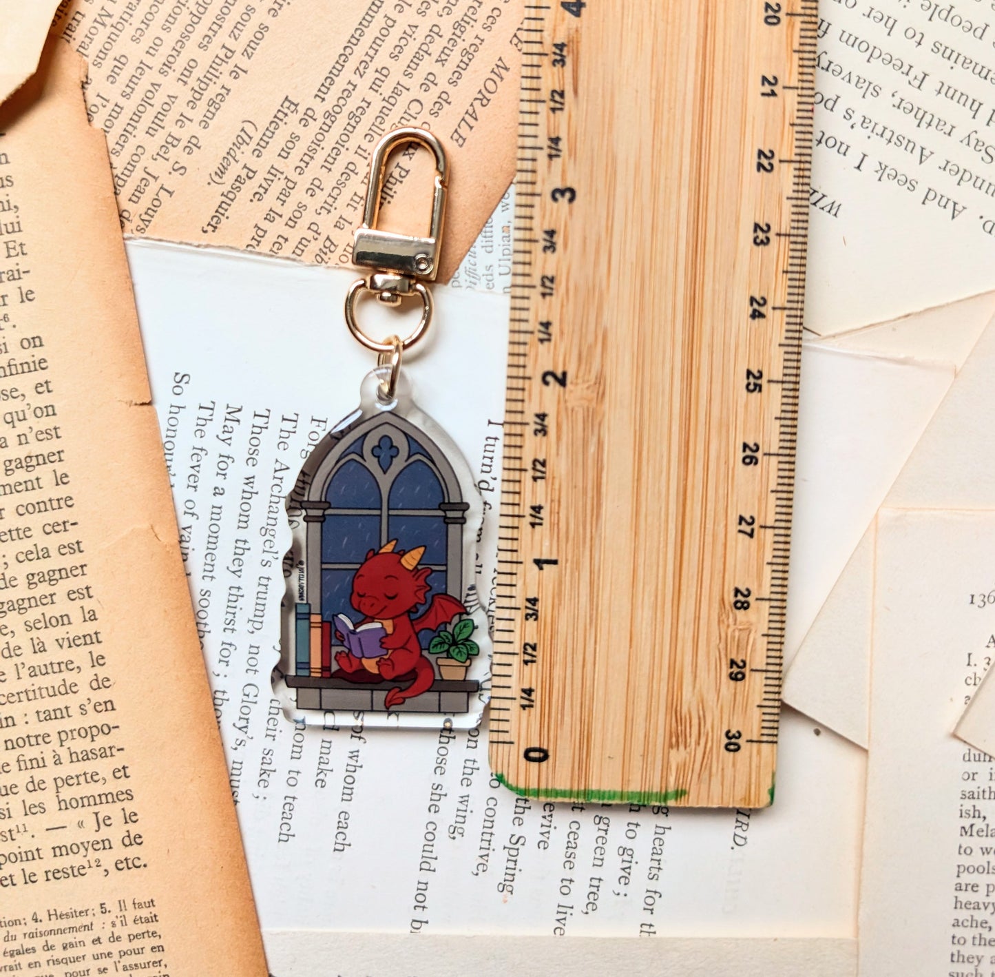 Cosy reading Dragon key-ring